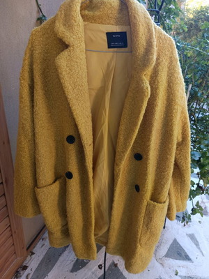 Bershka boucle coat mustard size S/M new with large pockets