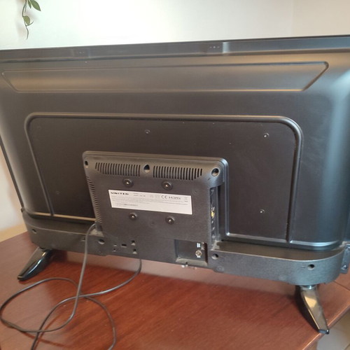 United LED TV 32 inches used, non-smart