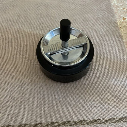 Ashtray with closed top, new