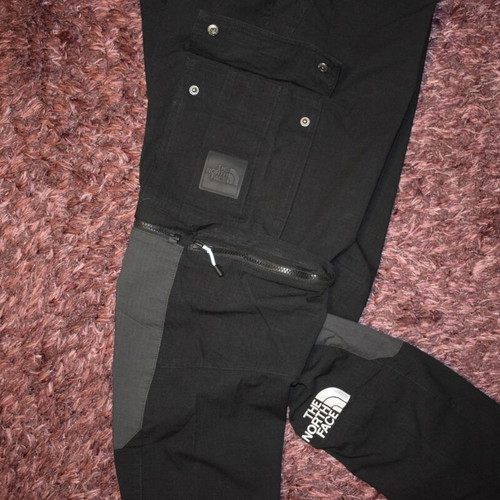 The North Face Anticline Cargo pants 2 in 1 like new, size 32, black