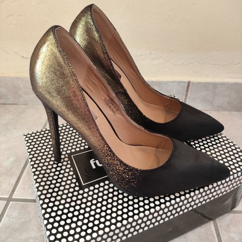 Fullah Sugah heel 12 cm like new, black and gold
