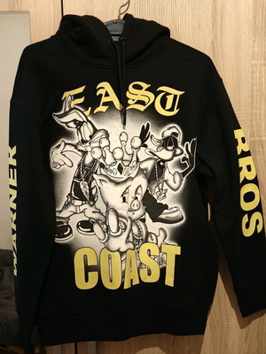 Bershka Looney Tunes hoodie size Small, excellent condition