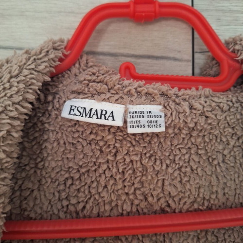 Esmara sweatshirt jacket like new, cream with brown fur lining, size S
