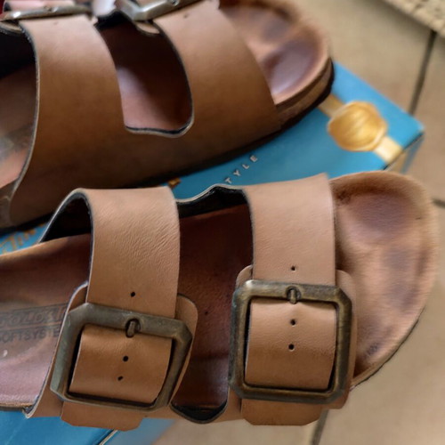 Goldstar leather sandals used, adjustable straps, size 37, beige