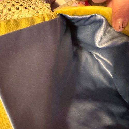Gucci velvet glasses case like new, blue with gold logo