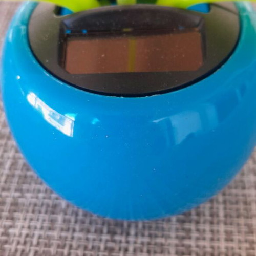 Solar flower pot toy new that moves leaves and petals