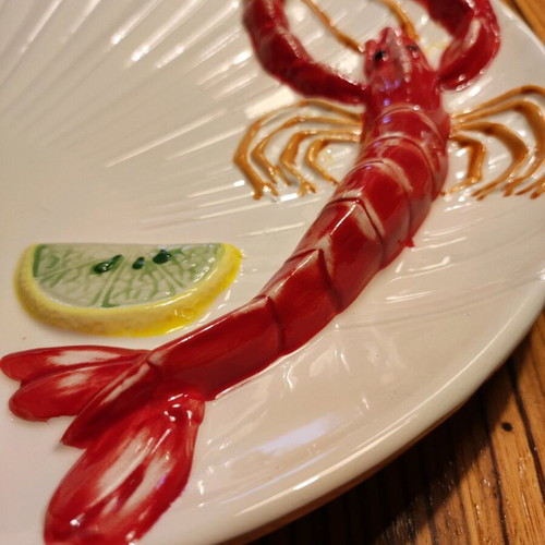 Seafood platter 33cm like new with embossed designs