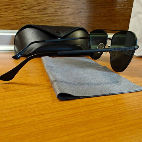 Hawkers Aviator sunglasses black like new