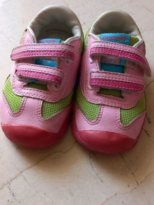 Αθλητικά παπούτσια Reebok για κορίτσι μεταχειρισμένα, μέγεθος Ν21