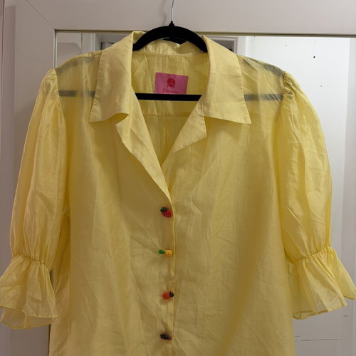 Karavan shirt yellow, like new, sizes S/M