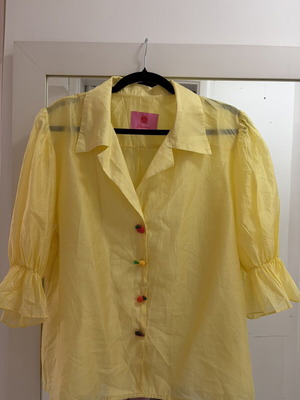 Karavan shirt yellow, like new, sizes S/M
