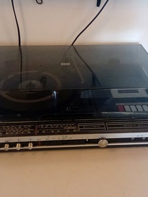 Gek music center πικάπ μεταχειρισμένο με ραδιόφωνο και κασέτα