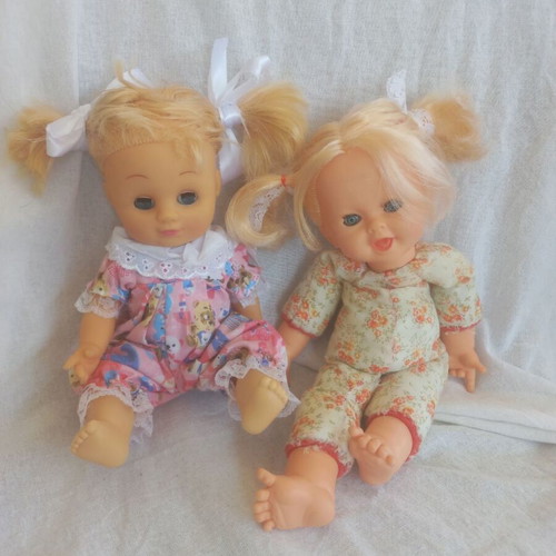 Set of 2 vintage baby dolls El Greco with blinking eyes