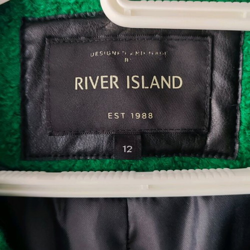 River Island coat size L like new, wool and warm