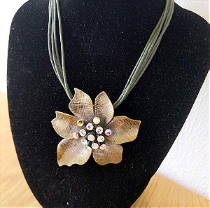 Brown flower necklace