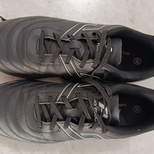 Pro Touch football shoes size 40 like new, black