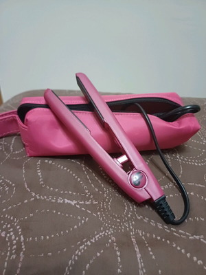 Hair straightener with pouch new, small size