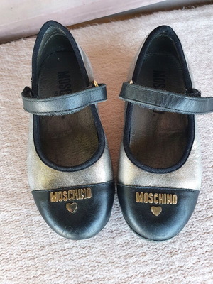 Παπούτσια Moschino μεταχειρισμένα για κορίτσι, μέγεθος 16cm, γκρι