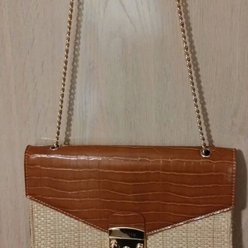 Shoulder bag beige straw and brown leather like new with chain
