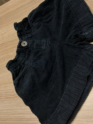Σορτσάκι κοτλέ Zara μαύρο, σαν καινούργιο, μέγεθος 122 cm για 7 ετών