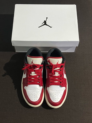 Jordan Air 1 Low "Reverse Black Toe" women's shoes like new, size 40