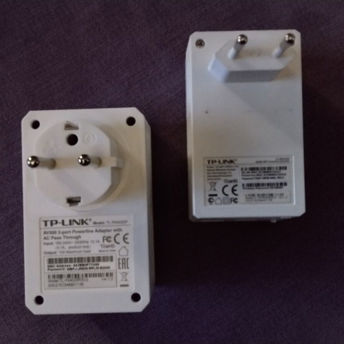 TP Link TL-PA4220p WiFi Extender like new