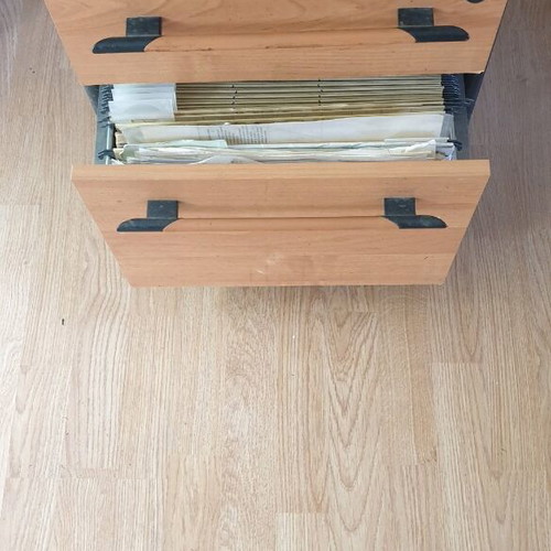 IKEA drawer unit with wheels and lock like new