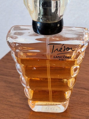 Lancome Tresor Eau De Parfume 30 мл 80% пълен