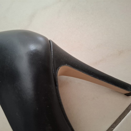 Black Pumps size 37 like new