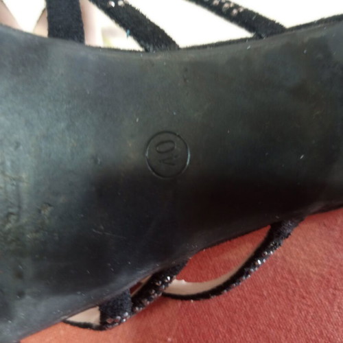 Voi&Noi women's sandals size 40 like new, black with rhinestones