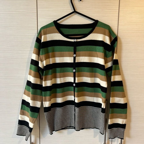 Striped colorful thin pullover like new