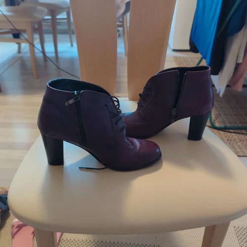 Davos Gomma leather ankle boots size 37 like new, red