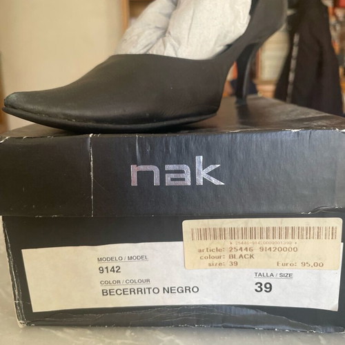 Nak pumps size 39 like new