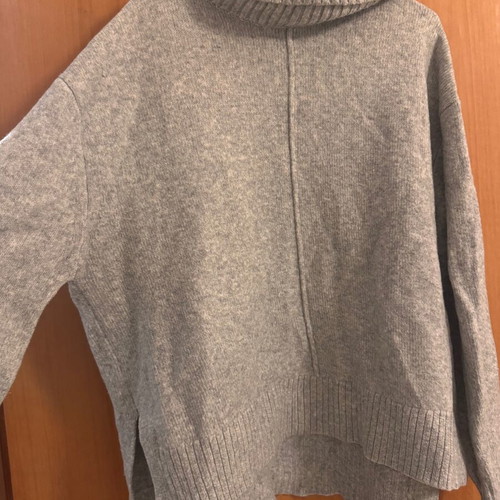 H&M Grey Turtleneck Sweater Like New