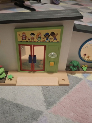Playmobil large school like new with all accessories