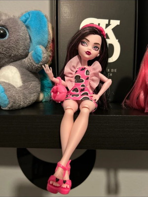 Monster High Draculaura G3 like new with box