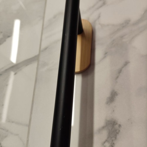 Bathroom towel rack like new