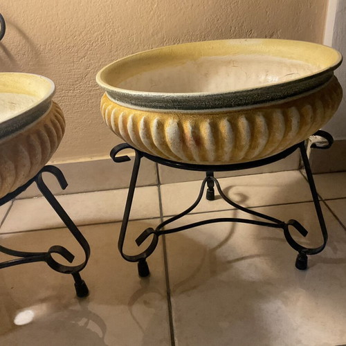 Set of 2 handmade ceramic flowerpots with metal stands