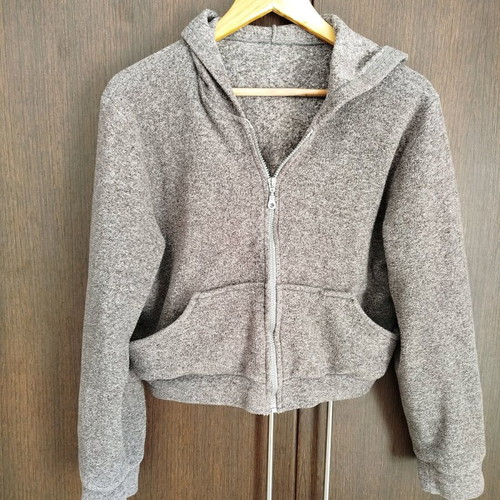Crop gray hoodie jacket used, size Medium