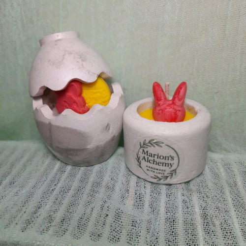 Soy candles with Easter theme in handmade plaster bases, new
