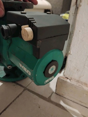 Wilo TOP-S 40/4 циркулационна помпа за отопление, 230V