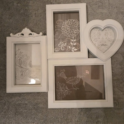 Plastic wall photo frame like new