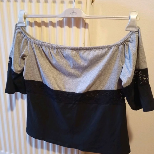 Elastic cotton blouse two-tone with lace, size XL, like new
