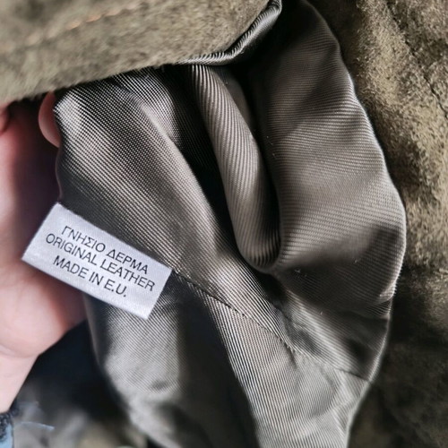 Leather jacket used, short olive with zipper and pockets
