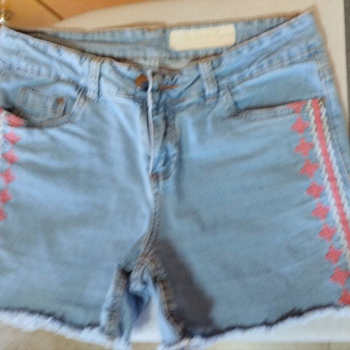 Esmara denim shorts used, size 38, pink embroidered detail
