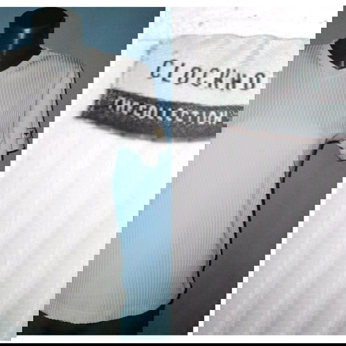 Ανδρική αθλητική μπλούζα Clockhouse με V λαιμόκοψη σαν καινούργια