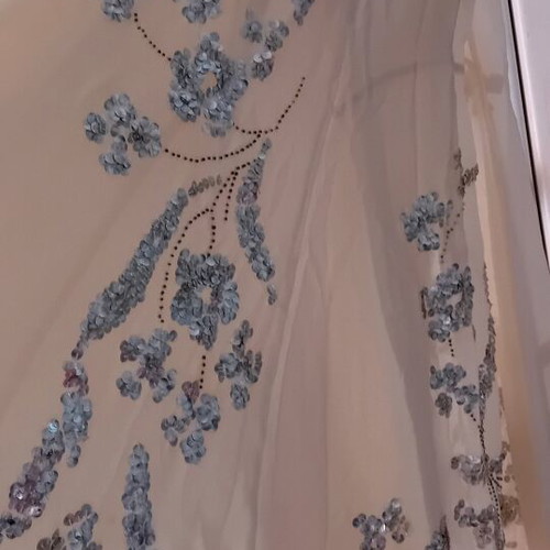 BCBG Maxazria 100% Silk Evening Dress like new, XS/S, with sequins
