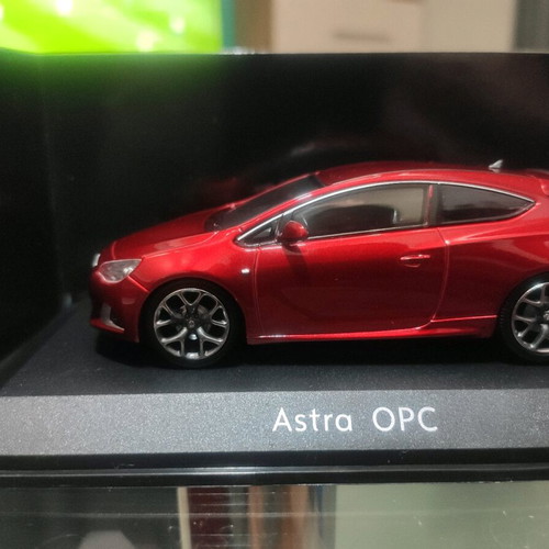 Opel Astra OPC 1/43 new with slight tears on packaging