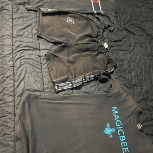 Magic Bee used black t-shirts and shorts for 13-14 years old
