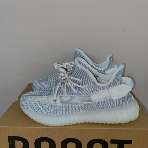 Yeezy Boost 350 V2 Static sneaker new, size 39 1/3